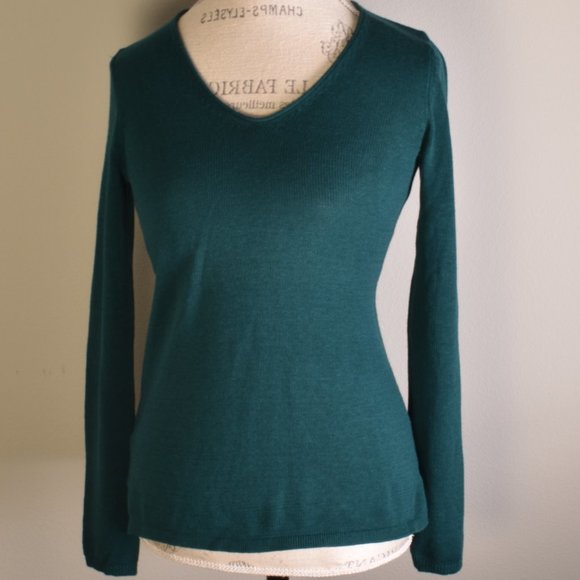 Green Old Navy Sweater - Picture 2 of 7